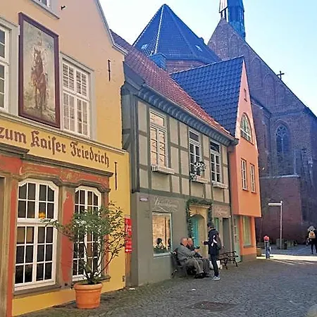 Nath Schnoor *